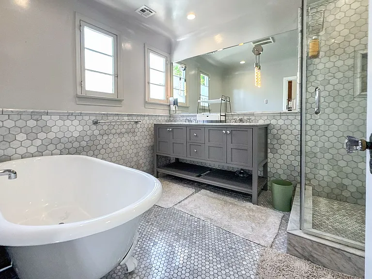 345 Westbourne Dr — Photo 19