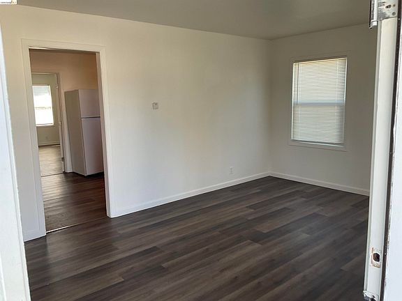 5th image of 1118 Maple St