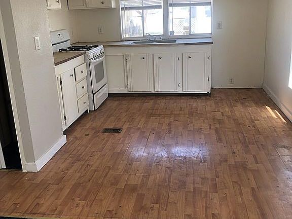 2nd image of 1481 Palm St #210