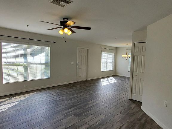 3rd image of 9059 Gervais Cir APT 1307