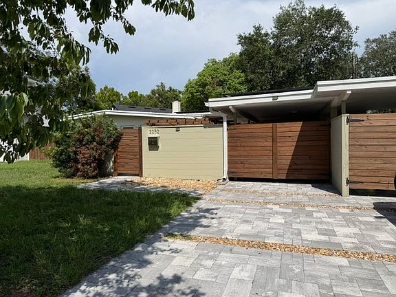 3rd image of 2252 Howard Dr