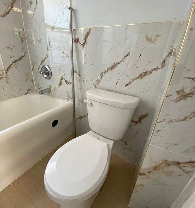 1st image of 176 Oak St APT 3R