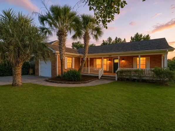 501 Bay Ct, Carolina Beach, NC 28428