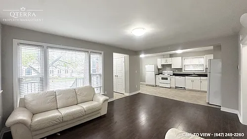 154 Oxford St W Photo 1