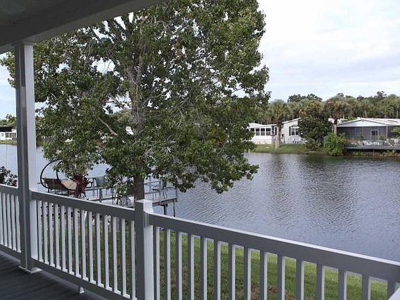 2nd image of 615 Waveside Dr