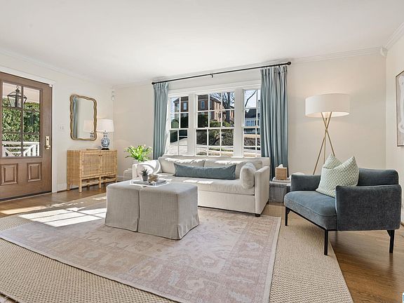 3rd image of 1852 Lancaster Rd