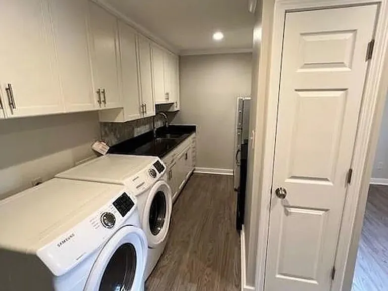 909 E Davie St #9 — Photo 2