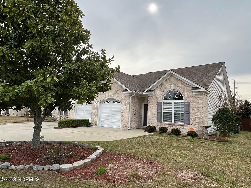 1st image of 2044 Cambria Dr #B