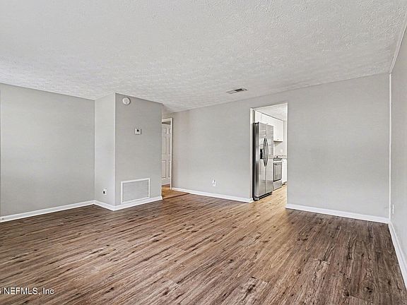 4th image of 8417 BARRACUDA Road