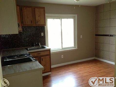 kitchen 2.jpg