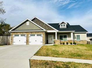 1616 Lariat Ln, Junction City, KS 66441