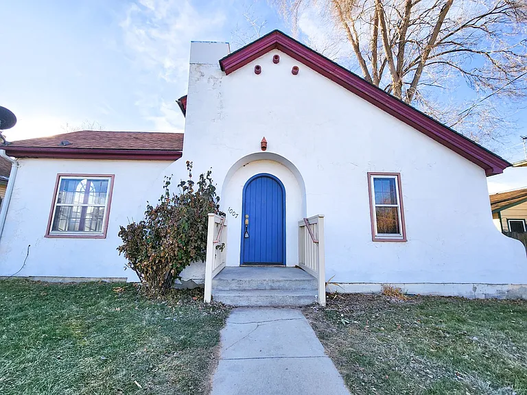 1007 S Ivy St — Photo 1