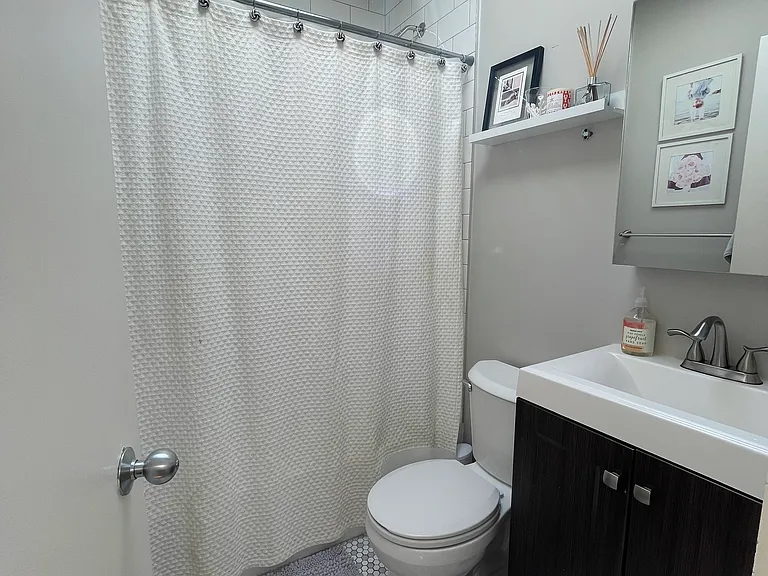 595 Putnam Ave — Photo 12