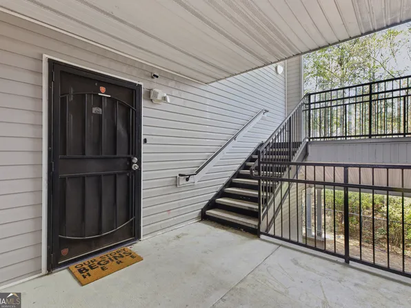 6203 Fairington Ridge Cir, Lithonia, GA 30038