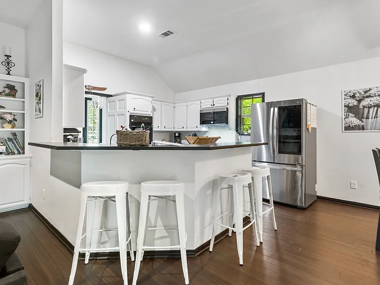 2902 Arroyo Ct S — Photo 16