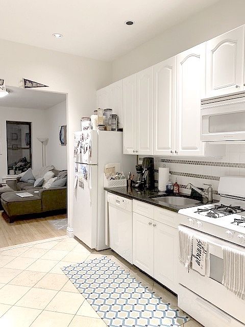 1st image of 211 E 34th St #3C6
