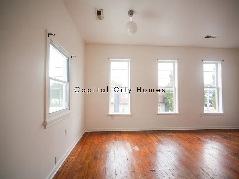 1315 Shelby St #201 — Photo 15