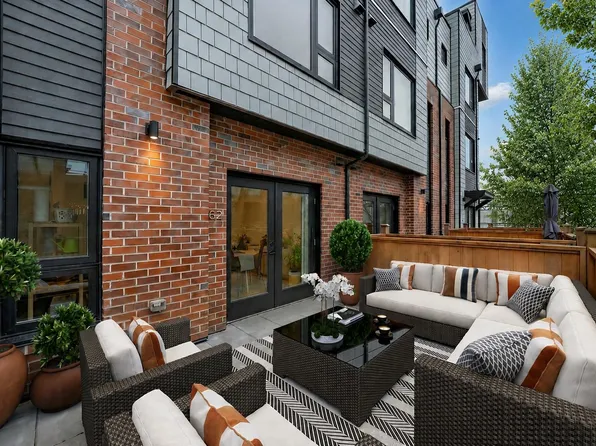 565 E 2nd St #162, North Vancouver, BC V7L 1C8