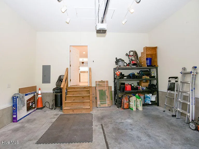 13 Barkley Ln — Photo 35