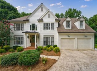 185 Lochland Cir, Roswell, GA 30075