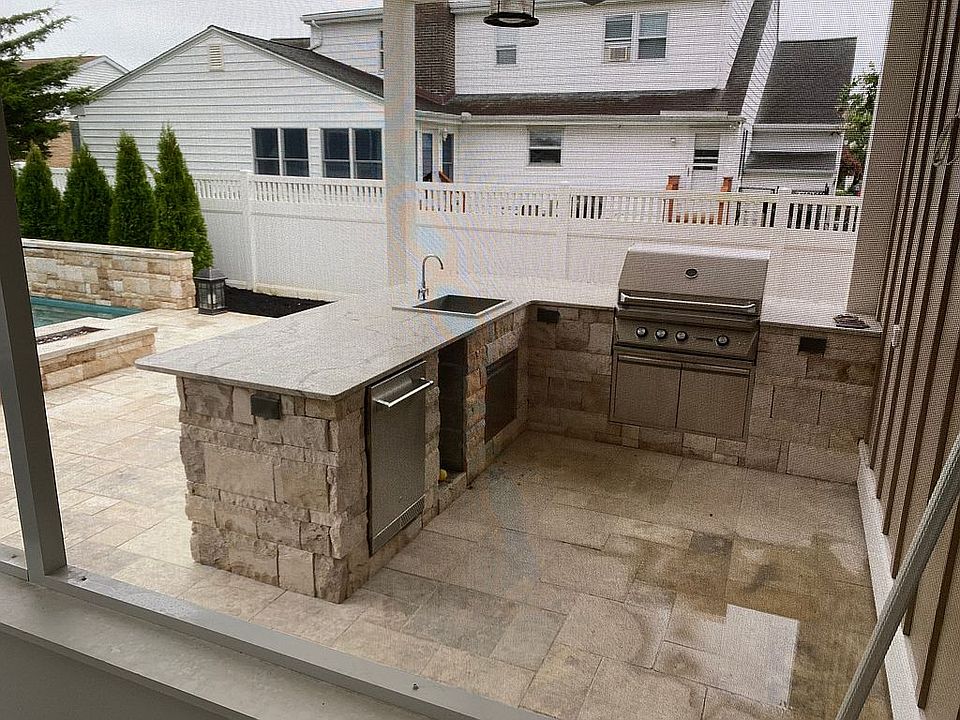 1st image of 306 Carla Ave