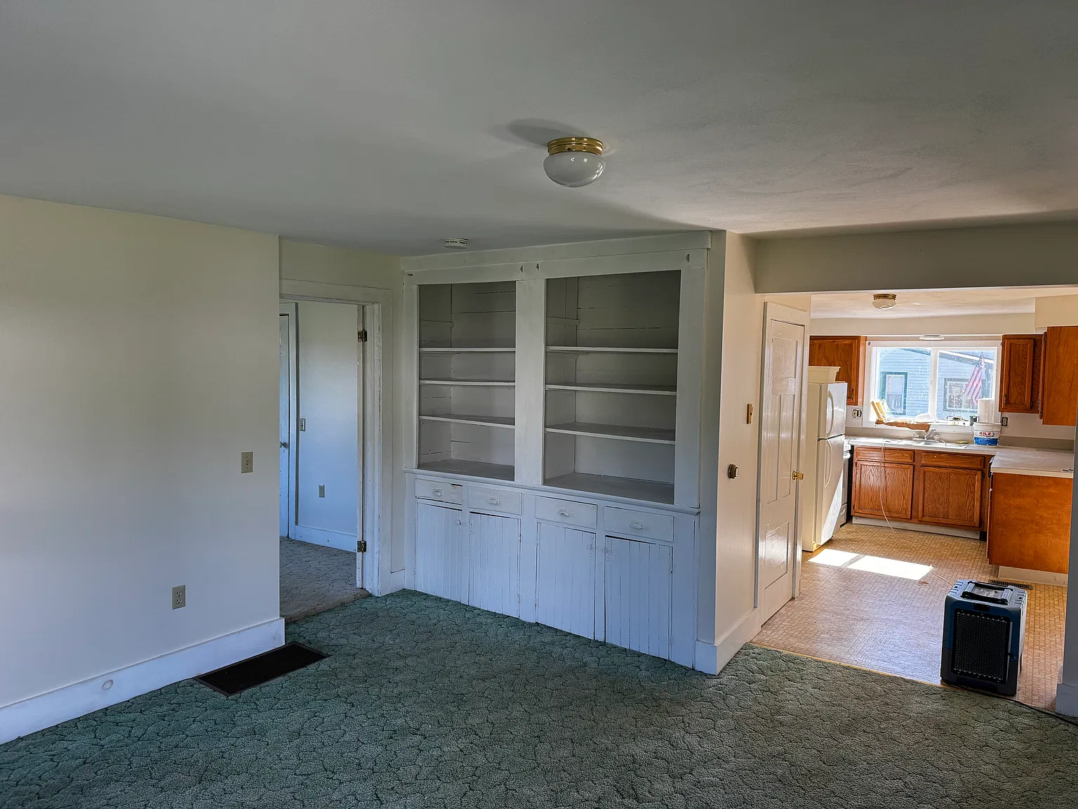 1 bed, 850 sqft, $1,000 — Photo 3