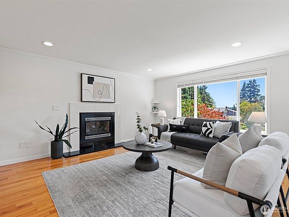 3rd image of 12938 NE 136th Place