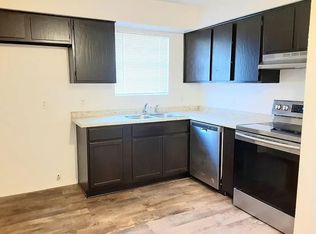 800 NW Summercrest Blvd #B, Burleson, TX 76028