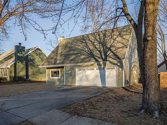 3rd image of 3220 Creekwood Dr