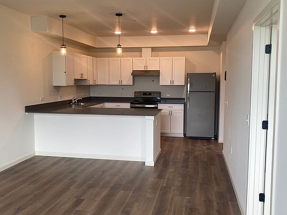 4th image of 310 Capitol Way N #409