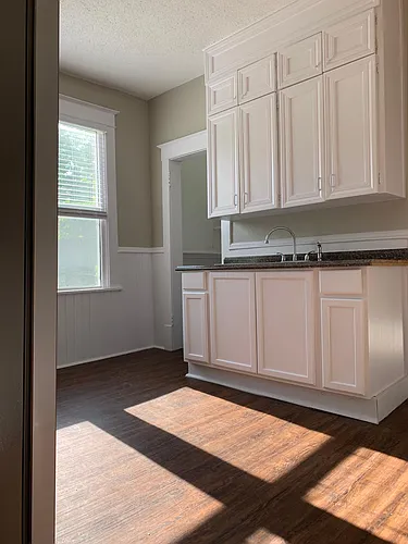 586 Reaney Ave #2 Photo 1