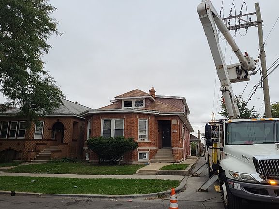 2nd image of 5145 W Drummond Pl