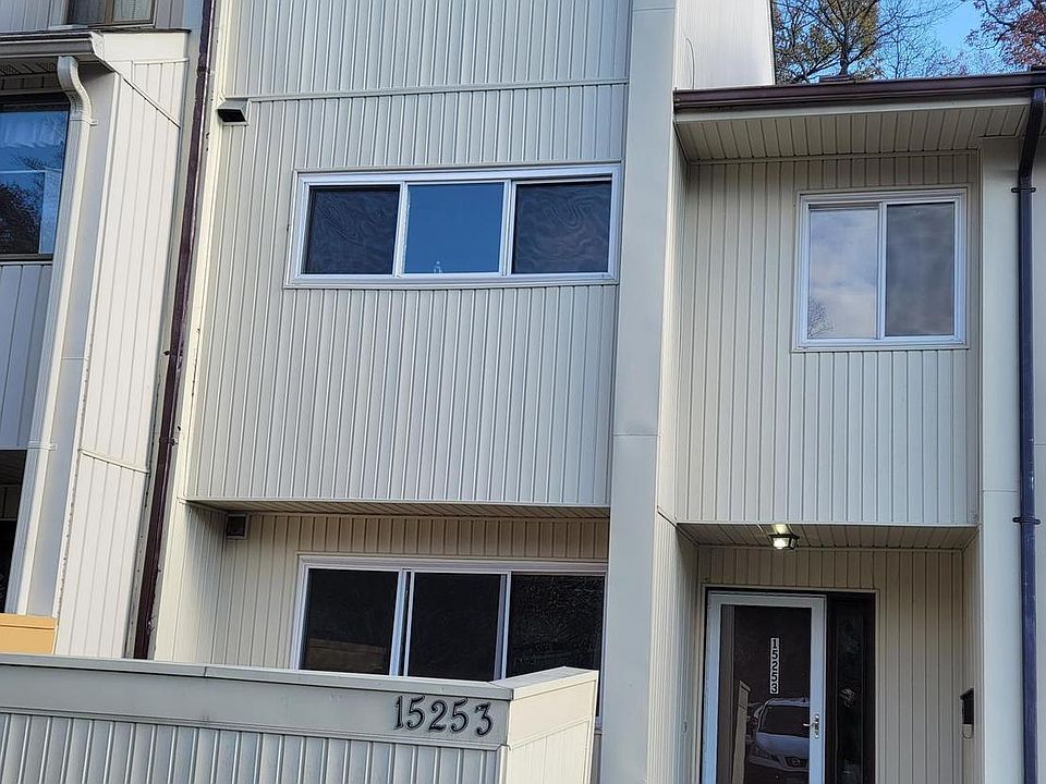 1st image of 15253 Lodge Ter