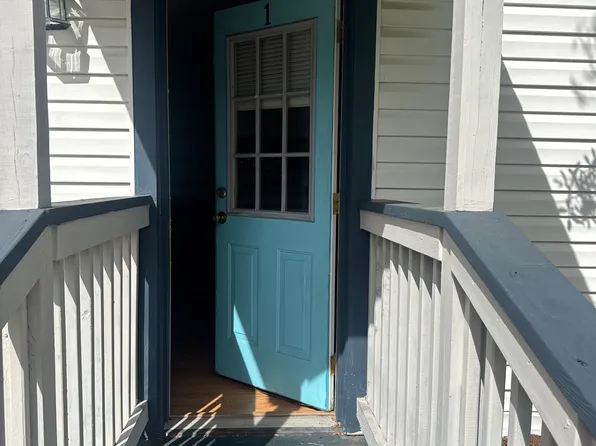 146 E Voorhis Ave, Deland, FL