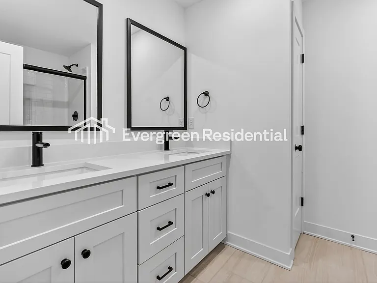 Barryview Townhomes — Photo 24