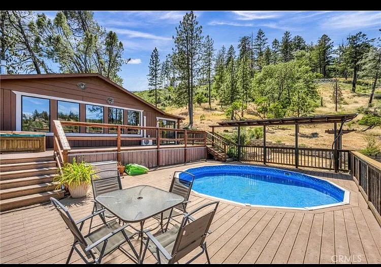 3 bed, 1392 sqft, $2,200 — Photo 4