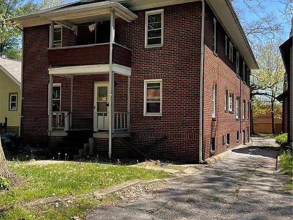 5th image of 594-598 Blaine Ave