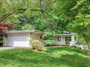27 Great Hills Ter, Short Hills, NJ 07078