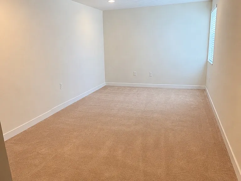 122 Broadstone Dr — Photo 15