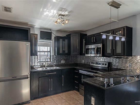 4th image of 3021 Vanessa Ave