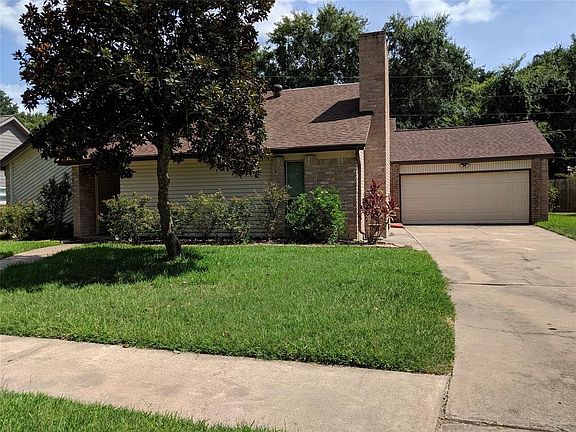 2nd image of 15603 Pine Mountain Dr