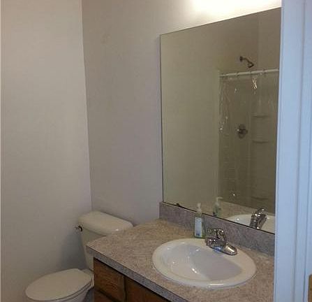 4th image of 488 Village Dr