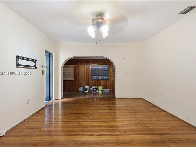 2550 Trapp Ave — Photo 2