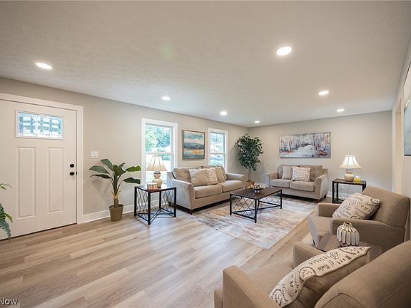 2nd image of 399 Ridgewood Dr