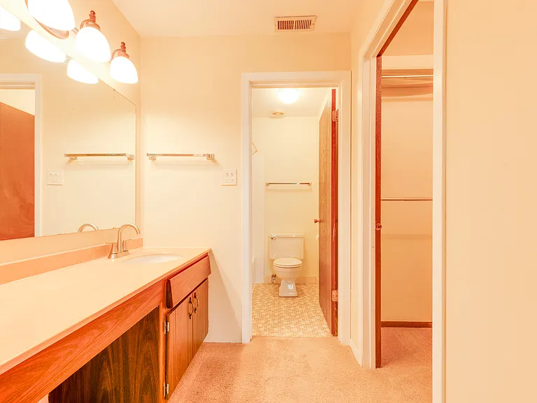 1652 Dover Ct #B — Photo 12