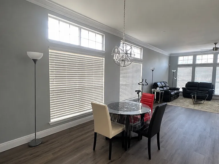 1752 Crescent Creek Ln — Photo 10