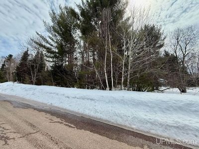 1071 & 1075 Highland Dr, Ishpeming, MI, 49849