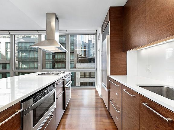 3rd image of 39 E 29th St #13-B