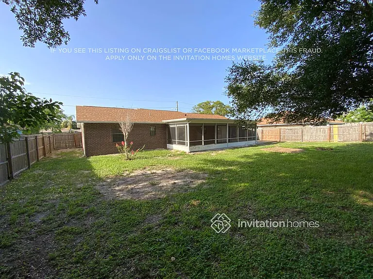885 Rayston St — Photo 16