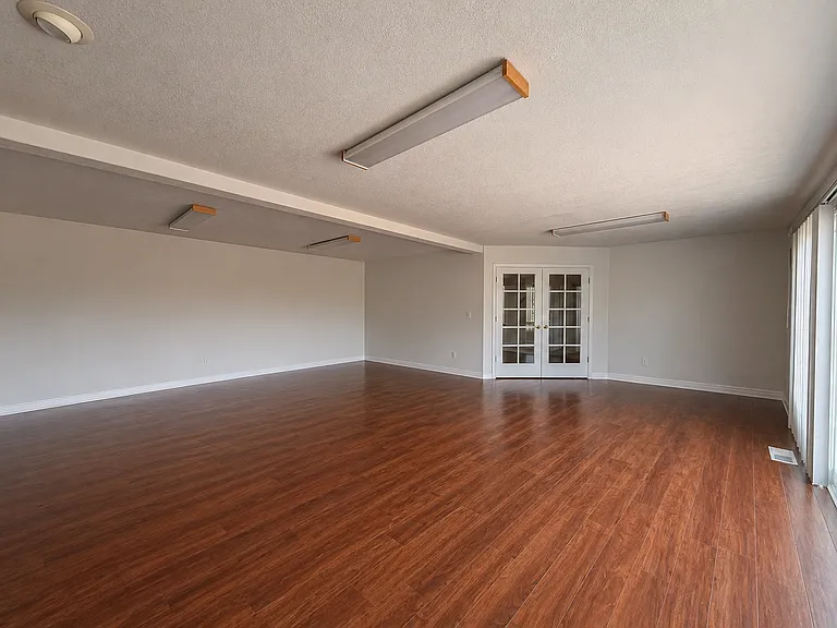 2437 SW Linneman Dr — Photo 13